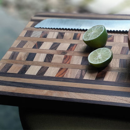 Upcycled end-grain kitchen board Pattern C